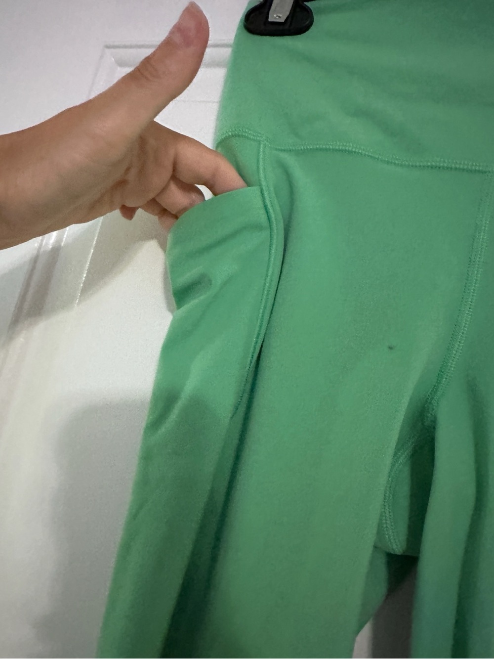 Athleta Salutation Stash Green Leggings - XS like new condition - Picture 7 of 8
